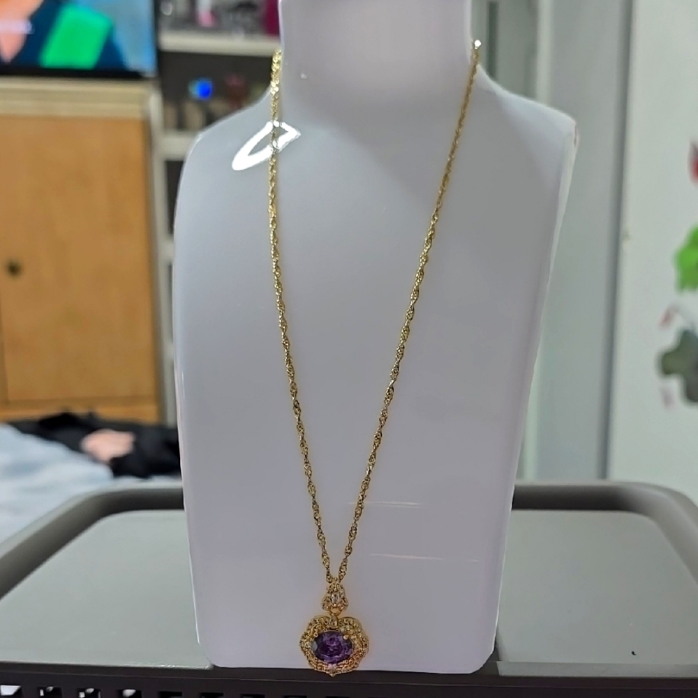 Elegant Gold Necklace with Purple Pendant